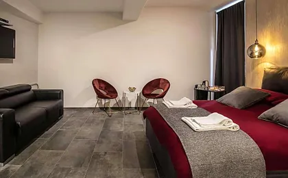 Black And White Suite