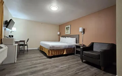 Travelodge by Wyndham Wenatchee