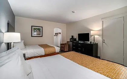 Travelodge by Wyndham Traverse City MI