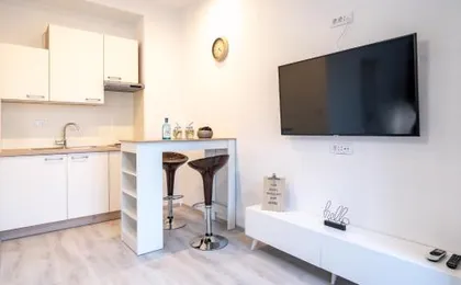 Marin Center Apartments (Amphitheatre)
