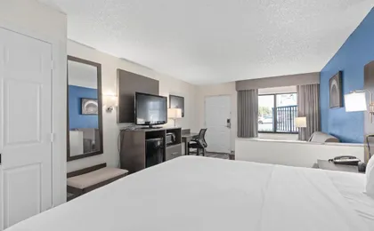 Baymont by Wyndham Orlando East