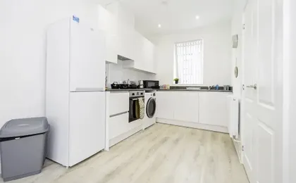 Stunning 3 Bedroom Home in Balsall Heath With Patio and Central Heating
