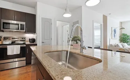 Elegant 2B Near Legacy West Wi-fi, Fitness, Pool