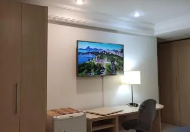 Barra Prime Flats, Ed Mediterrâneo, wi-fi 400Mb, balsa pra praia grátis, ar condicionado novo!