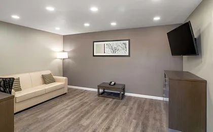 Super 8 by Wyndham Eureka
