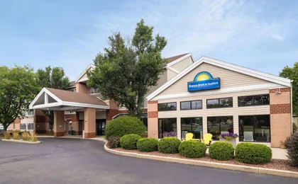 Days Inn & Suites by Wyndham Madison