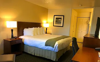 Dinosaur Inn & Suites