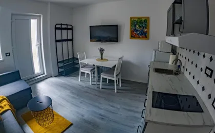 Deluxe Apartment And Studio "Nona Fa"
