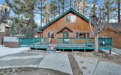 BIG Bear Happy Place #2421