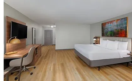 La Quinta Inn & Suites by Wyndham Knoxville Papermill