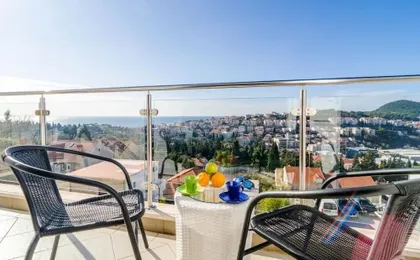 Niko's Sea View Apartment