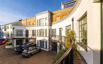 A Gentle Riverside Charm 2 Bedroom Mews House