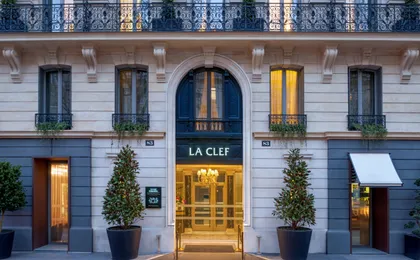 La Clef Tour Eiffel Paris by The Crest Collection