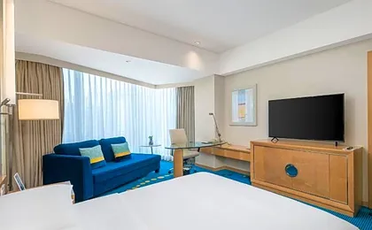 Renaissance Shanghai Yu Garden Hotel