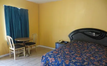 Travel Inn And Suites