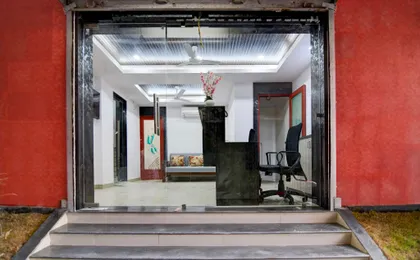 Townhouse Chinar Park Near Airport