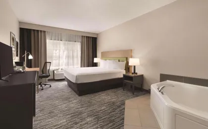 Country Inn & Suites by Radisson, Detroit Lakes, Mn
