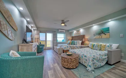 Beachfront Condo, Prvt Balcony w/ View, Pool Access Beach Happy by Avantstay