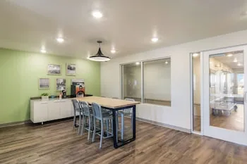 WoodSpring Suites Beaverton - Portland West