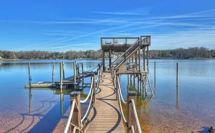 Bear Creek Lodge by Avantstay Lakefront + Dock