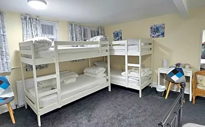 100 Pipers Hotel
