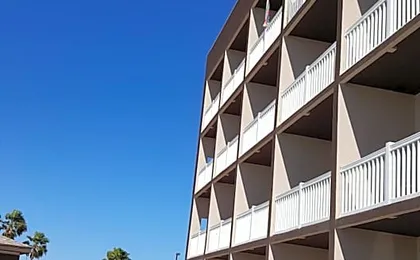 Blue Bay Inn And Suites