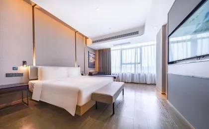 广州荔湾滘口地铁站亚朵酒店