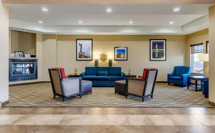 Comfort Inn & Suites Near Bethel College
