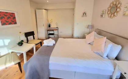 Urban Stay Oxford Gardens Apartments