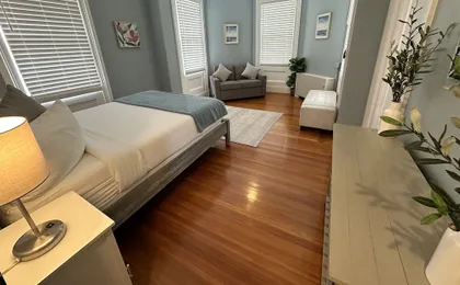 Spacious Suite 1 Bed/ 1 Bath/ Pullouts Sofas - Unit 5 1 Bedroom Apts