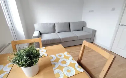 1 Bed-sleeps 4-pet Friendly-central Location