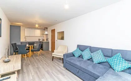 Halo House by Guestz