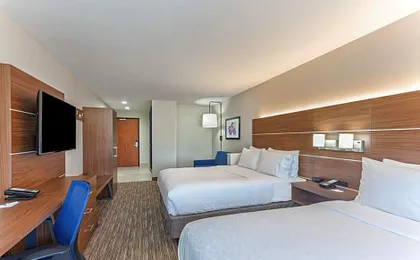 Holiday Inn Express & Suites Elk Grove West I-5 By IHG