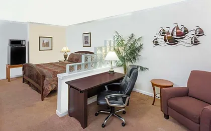 Travelodge by Wyndham Shreveport LA