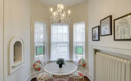 Historic Home Overlooking Central Riverside Park!