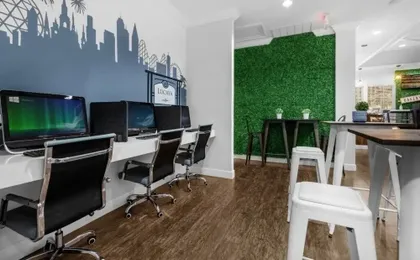 4 Bedrooms S / Lucaya Village Townhouse