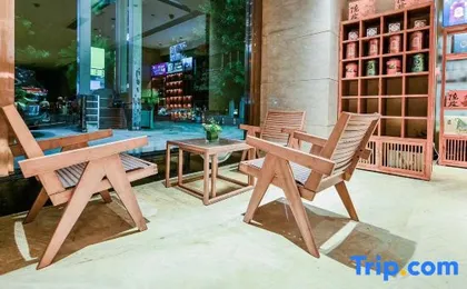 Yueyapu Hotel (Chengdu West Railway Station Kuanzhai Alley Branch)