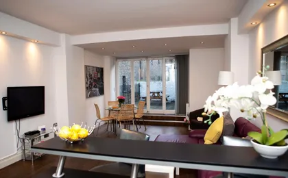 Apt 1, Trafalgar Square 1st Floor by Indigo Flats