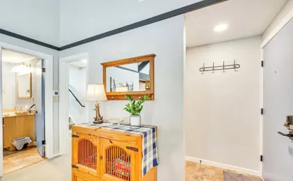 Cozy Estes Park Condo w/ Balcony + Fireplace!
