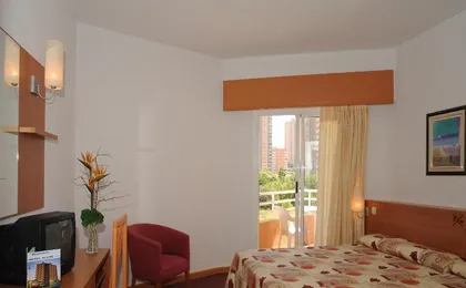 Hotel Alone