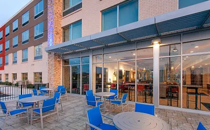 Holiday Inn Express & Suites Sterling Heights-Detroit Area By IHG