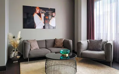 Roomers Frankfurt Central, Autograph Collection