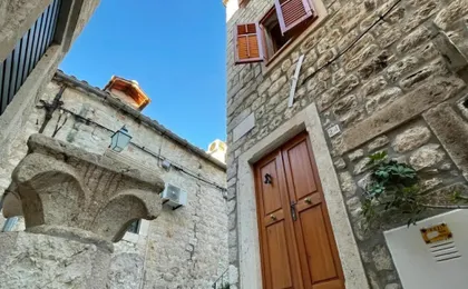 Dubrovnik Throne Suite III.