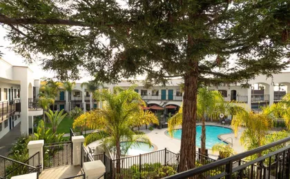 Oxford Suites Pismo Beach