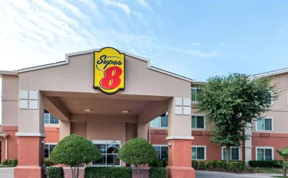 Super 8 by Wyndham Fort Worth North