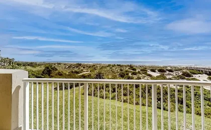 Oceanfront, 2nd-floor Condo With Balcony, Hdtvs, Wifi, AC & Shared Pool