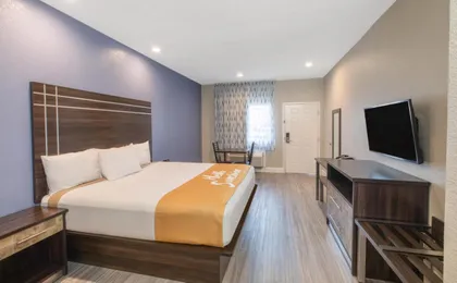 Days Inn And Suites by Wyndham la Porte