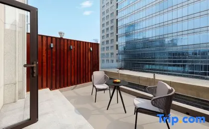 Atour Hotel ShangHai People's Square Dashijie MetroStation (Great World)