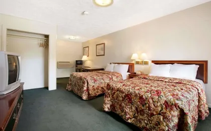 Knights Inn Oswego