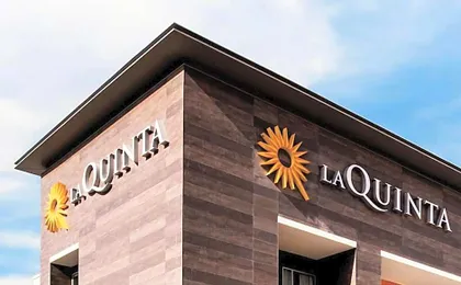 La Quinta Inn & Suites by Wyndham Jamaica NYC/JFK AirTrain